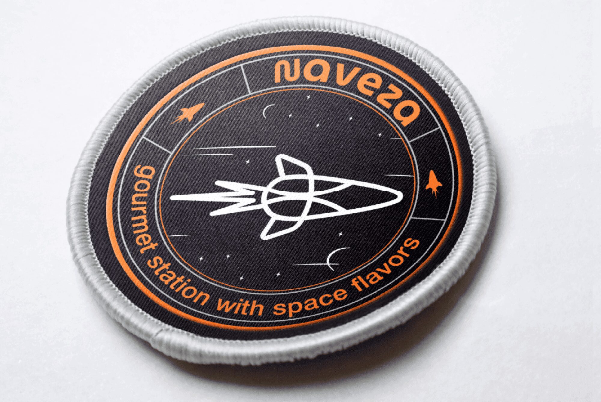 Laura Betancur - Diseño de branding y logotipo para Naveza - Diseñadora web Medellín